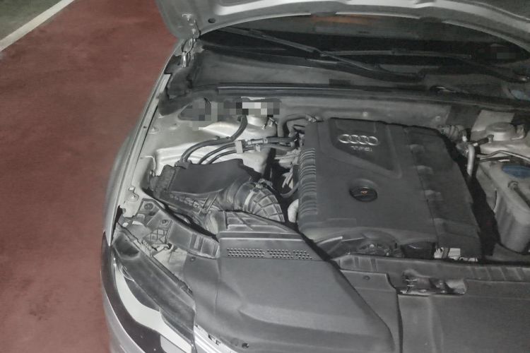 Used Audi A4L 2012 2.0 TFSI automatic Comfort trim level Engine Bay Right