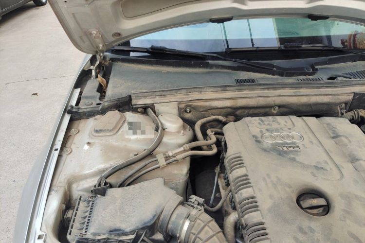 Used Audi A4L 2012 2.0 TFSI automatic Comfort trim level Engine Bay Right