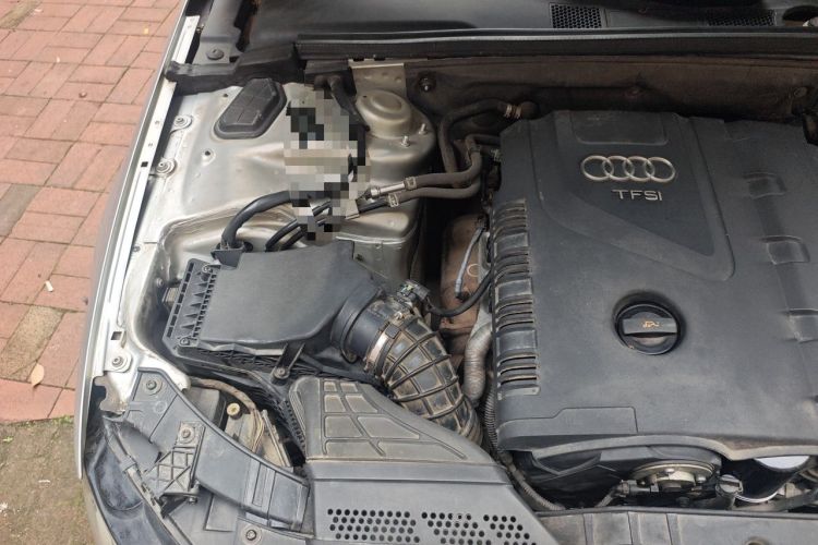 Used Audi A4L 2012 2.0 TFSI automatic Comfort trim level Engine Bay Right