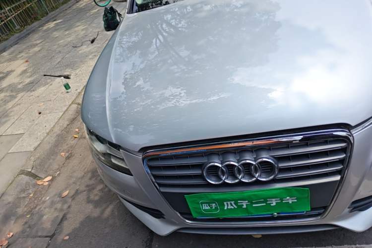 Used Audi A4L 2012 2.0 TFSI automatic sporty version Engine Bay Right