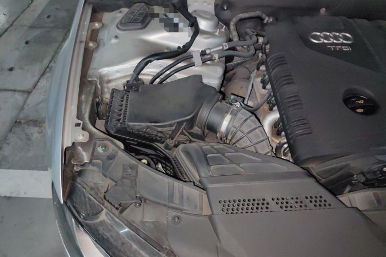 Used Audi A4L 2012 2.0 TFSI automatic Comfort trim level Engine Bay Right