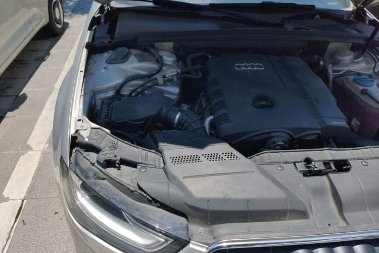 Used Audi A4L 2012 2.0 TFSI Automatic Technology Model Engine Bay Right
