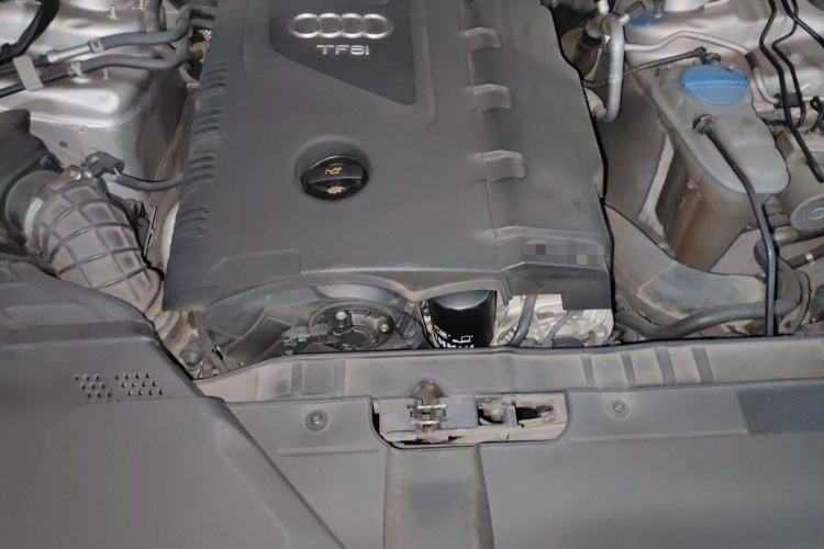 Used Audi A4L 2012 2.0 TFSI automatic Comfort trim level Engine Bay