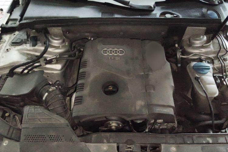 Used Audi A4L 2012 2.0 TFSI automatic Comfort trim level Engine Bay