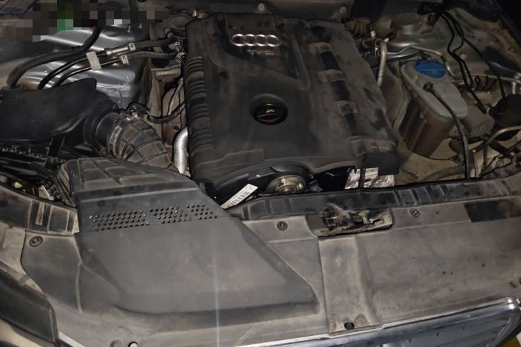Used Audi A4L 2012 2.0 TFSI automatic Comfort trim level Engine Bay