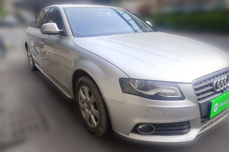 Used Audi A4L 2012 2.0 TFSI automatic standard version Front Right 45 Deg