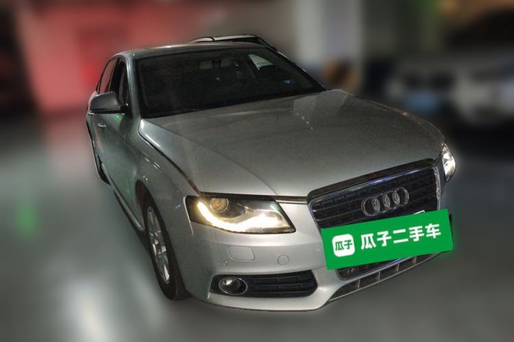 Used Audi A4L 2012 2.0 TFSI automatic standard version Front Right 45 Deg