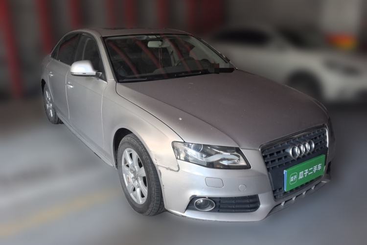 Used Audi A4L 2012 2.0 TFSI automatic standard version Front Right 45 Deg