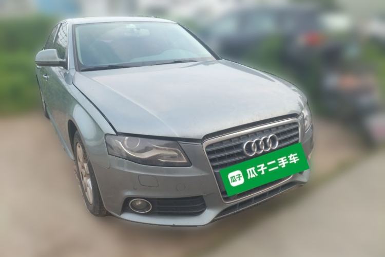 Used Audi A4L 2012 2.0 TFSI automatic Comfort trim level Front Right 45 Deg