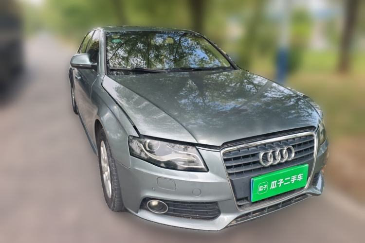 Used Audi A4L 2012 2.0 TFSI automatic Comfort trim level Front Right 45 Deg