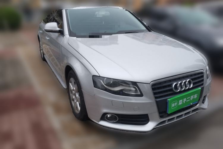 Used Audi A4L 2012 2.0 TFSI automatic standard version Front Right 45 Deg