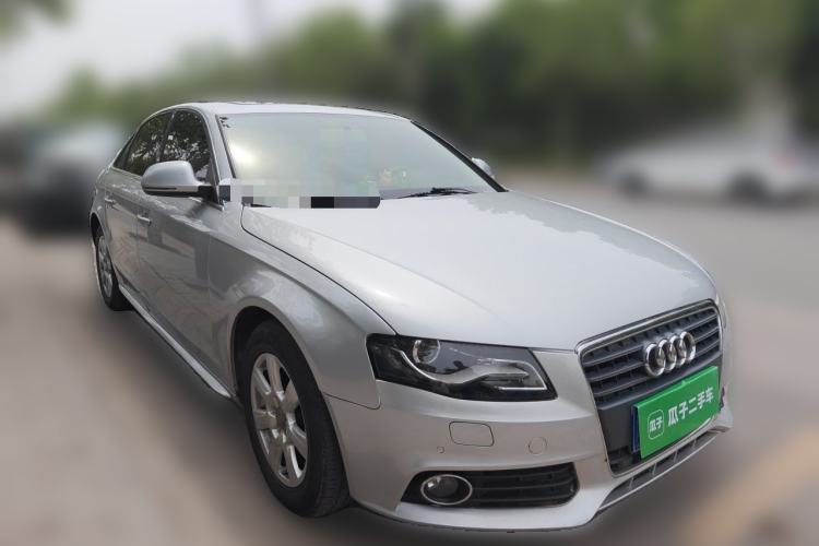 Used Audi A4L 2012 2.0 TFSI automatic standard version Front Right 45 Deg