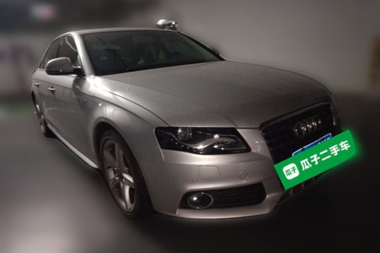 Used Audi A4L 2012 2.0 TFSI automatic standard version Front Right 45 Deg