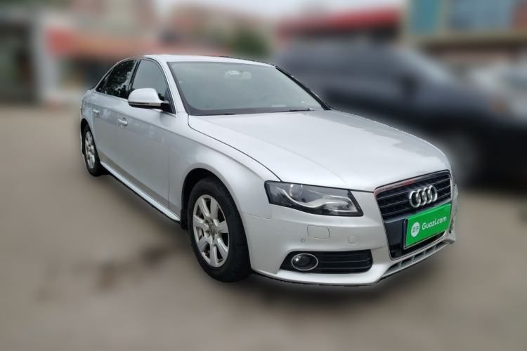 Used Audi A4L 2012 2.0 TFSI automatic Comfort trim level Front Right 45 Deg