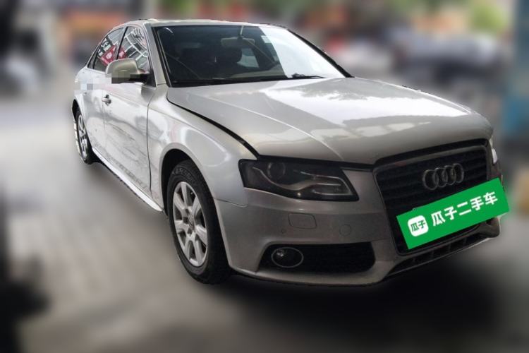 Used Audi A4L 2012 2.0 TFSI automatic Comfort trim level Front Right 45 Deg