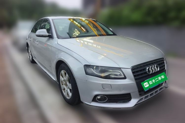 Used Audi A4L 2012 2.0 TFSI automatic Comfort trim level Front Right 45 Deg