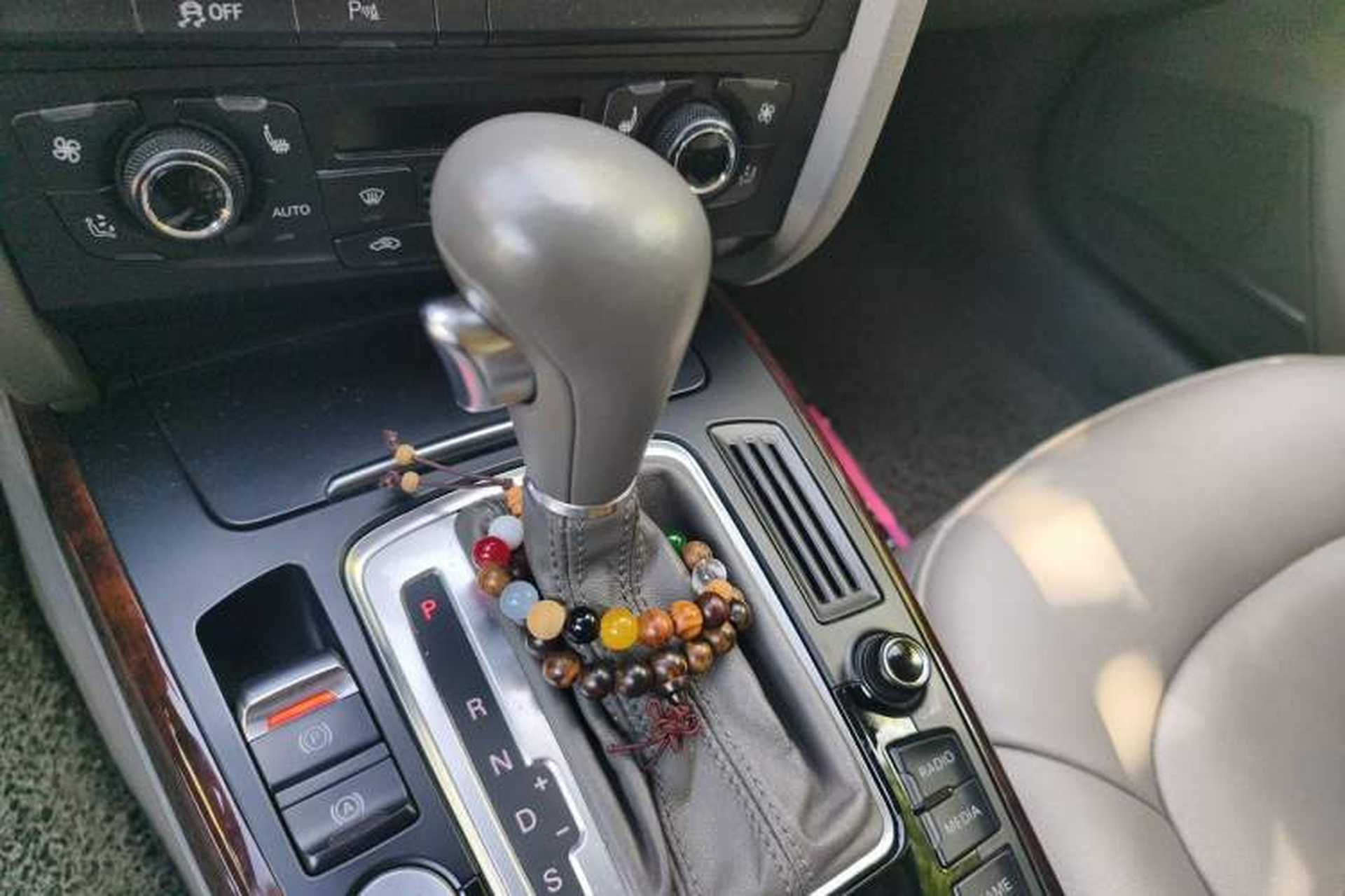 Used Audi A4L 2012 2.0 TFSI Automatic Technology Model Gear Lever