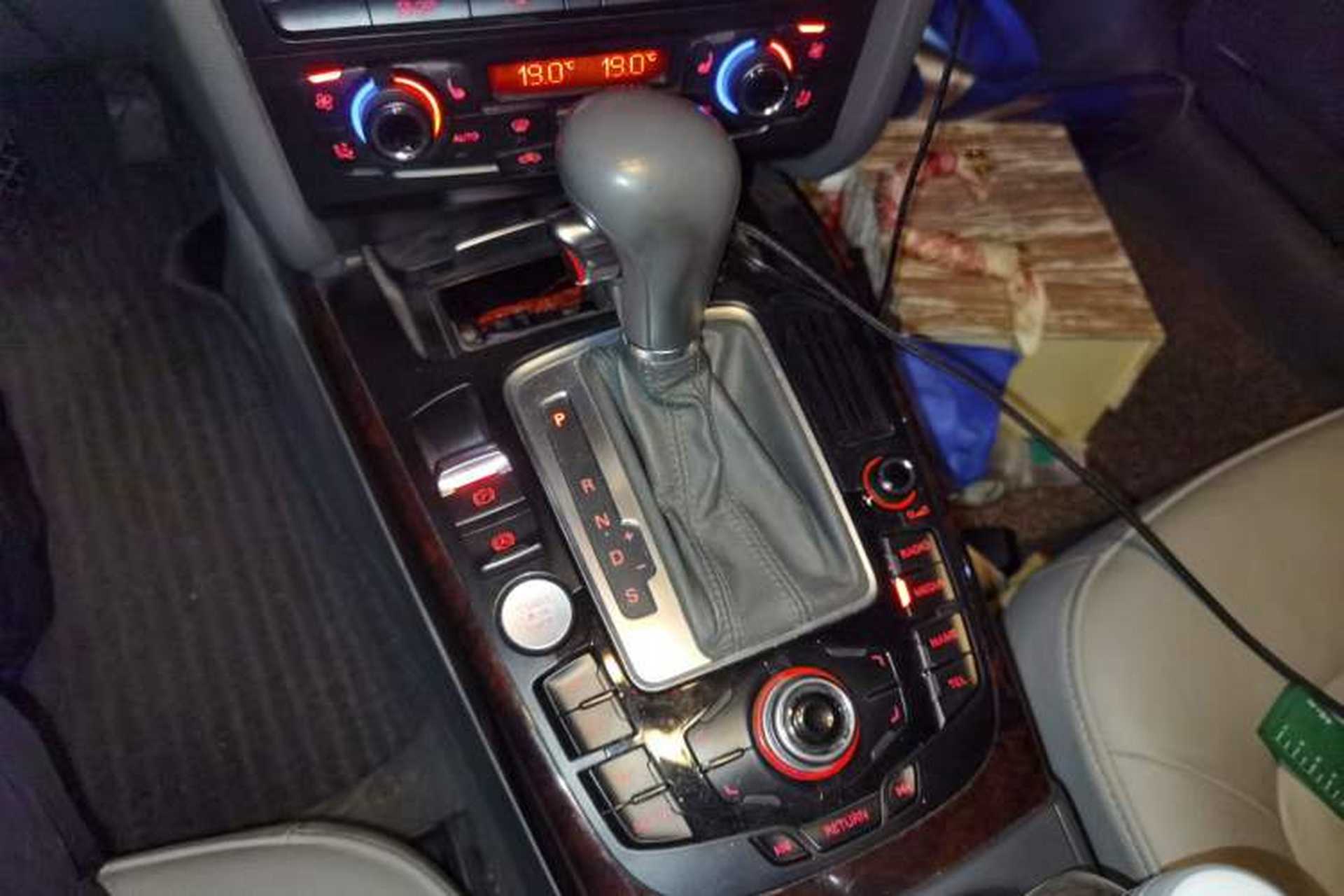 Used Audi A4L 2012 2.0 TFSI Automatic Technology Model Gear Lever