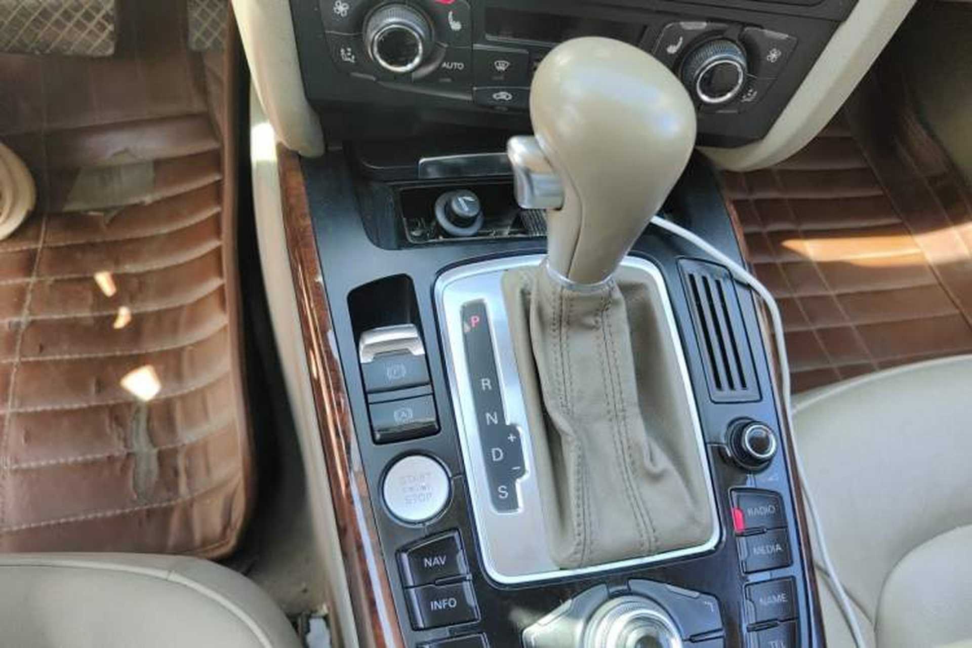 Used Audi A4L 2012 2.0 TFSI Automatic Technology Model Gear Lever