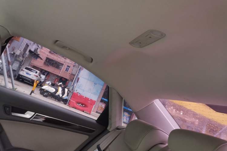 Used Audi A4L 2012 2.0 TFSI automatic Comfort trim level Headliner