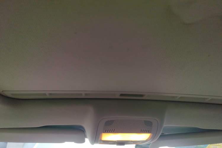 Used Audi A4L 2012 2.0 TFSI automatic standard version Headliner