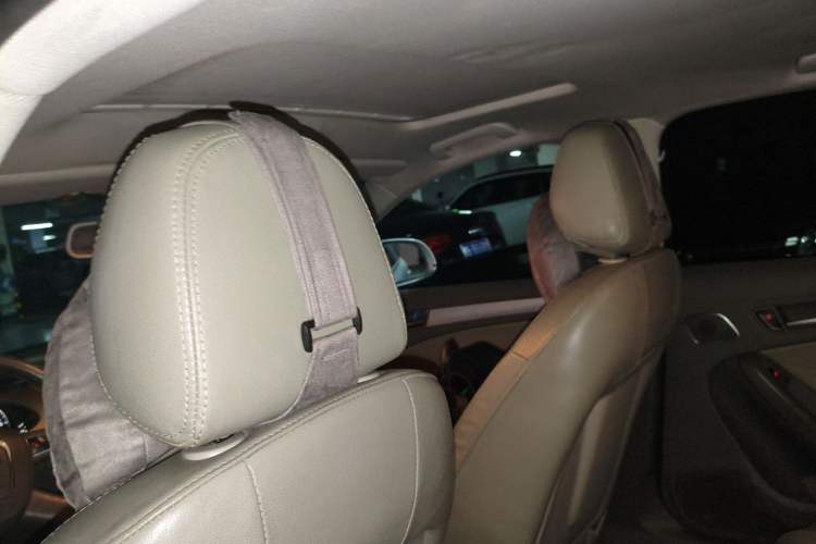 Used Audi A4L 2012 2.0 TFSI automatic standard version Headliner