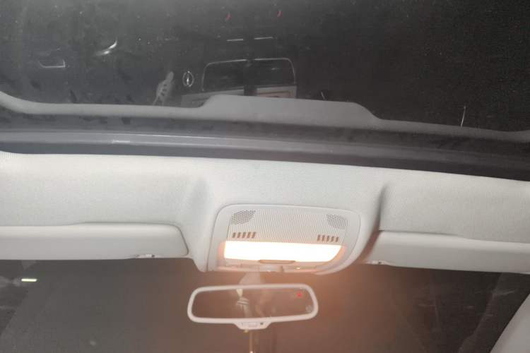 Used Audi A4L 2012 2.0 TFSI automatic Comfort trim level Headliner