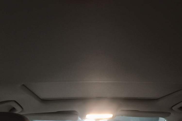 Used Audi A4L 2012 2.0 TFSI automatic Comfort trim level Headliner