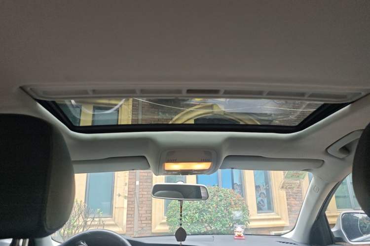Used Audi A4L 2012 2.0 TFSI automatic Comfort trim level Headliner