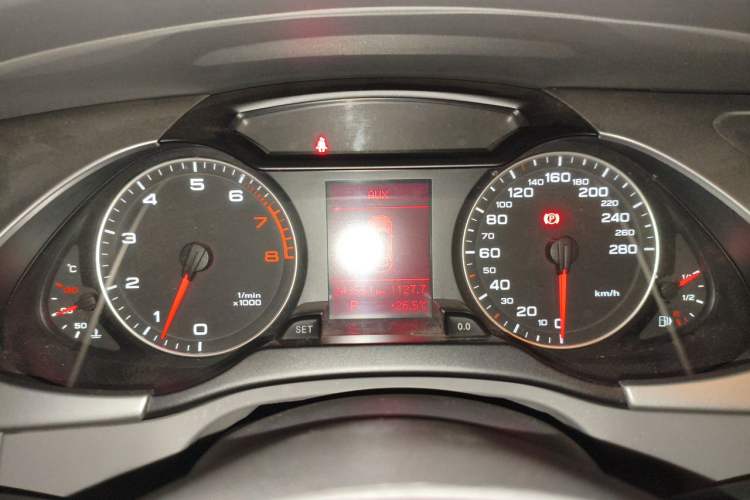 Used Audi A4L 2012 2.0 TFSI automatic standard version Instrument Cluster