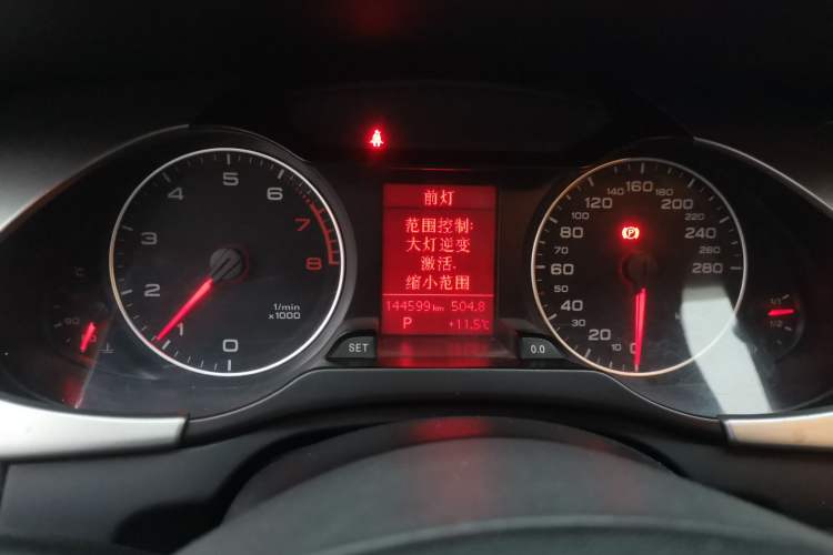 Used Audi A4L 2012 2.0 TFSI automatic standard version Instrument Cluster