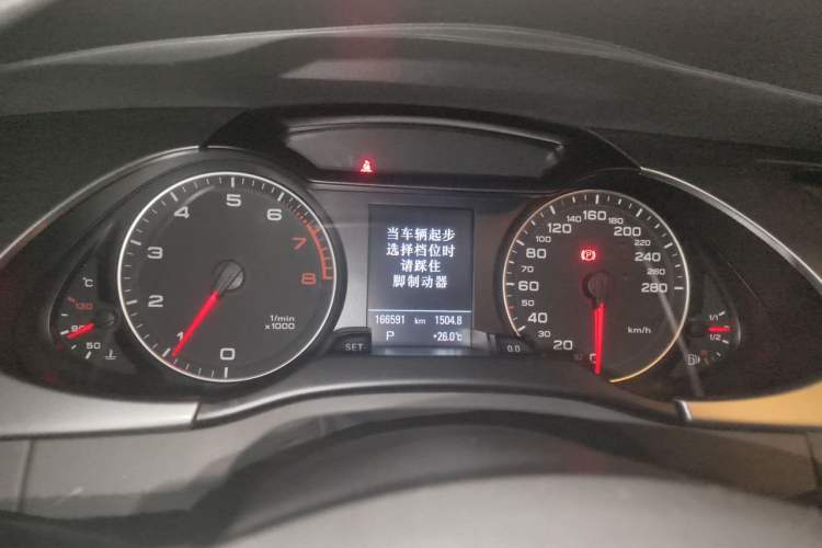 Used Audi A4L 2012 2.0 TFSI automatic Comfort trim level Instrument Cluster