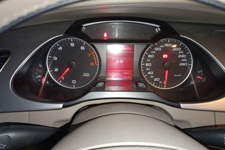 Used Audi A4L 2012 2.0 TFSI automatic standard version Instrument Cluster
