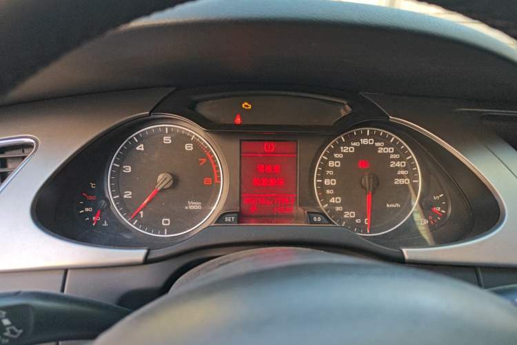 Used Audi A4L 2012 2.0 TFSI automatic standard version Instrument Cluster