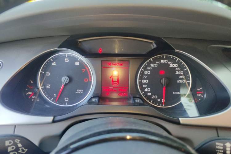 Used Audi A4L 2012 2.0 TFSI automatic standard version Instrument Cluster