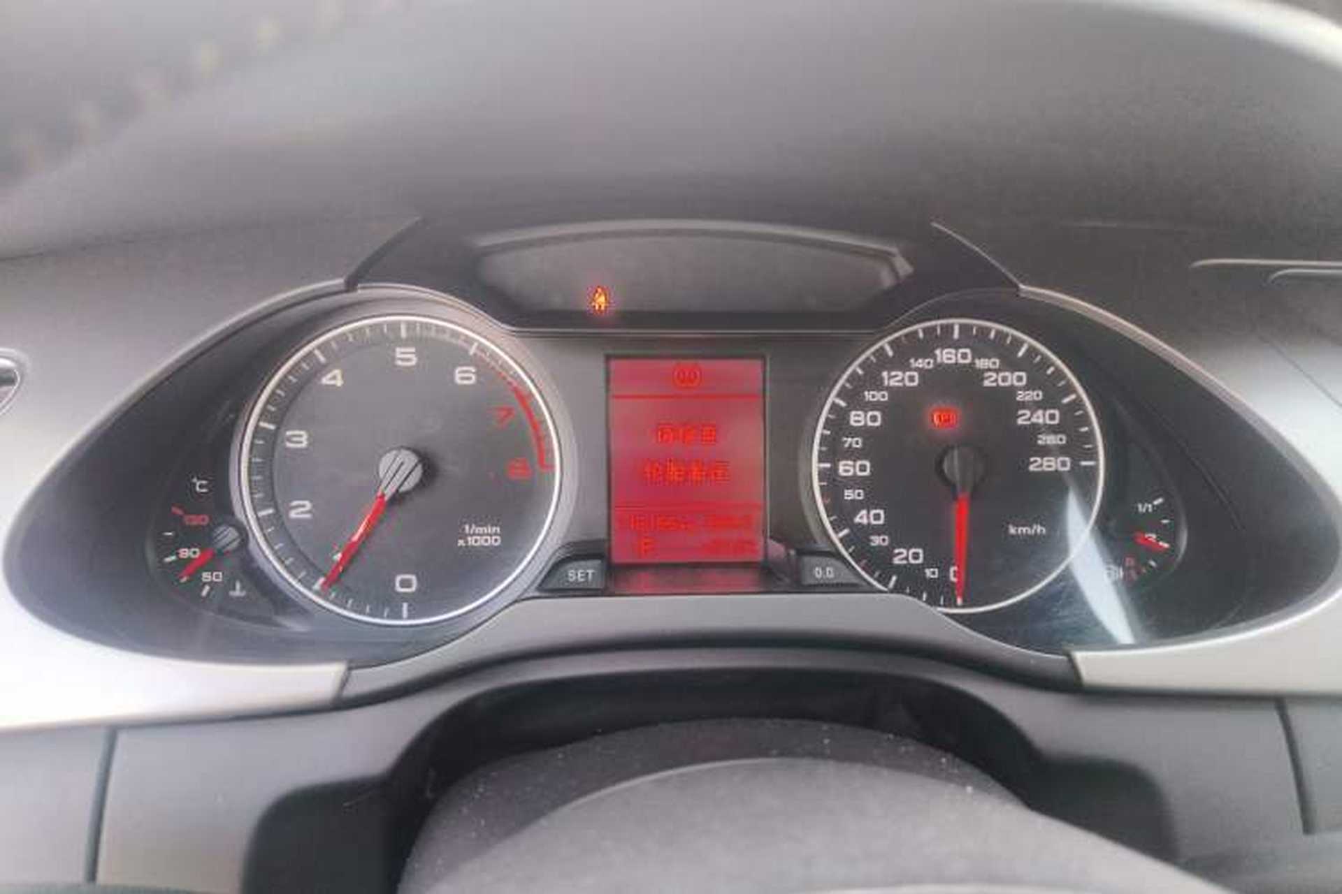 Used Audi A4L 2012 2.0 TFSI automatic Comfort trim level Instrument Cluster