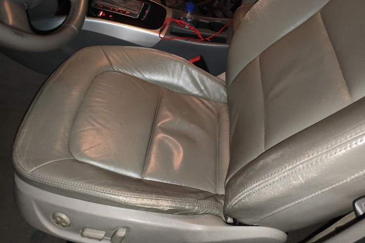 Used Audi A4L 2012 2.0 TFSI automatic standard version Left Front Seat