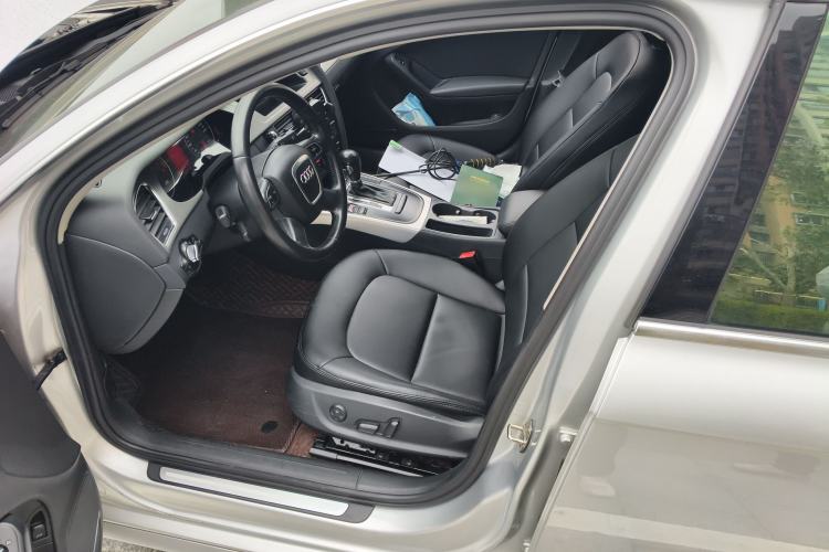 Used Audi A4L 2012 2.0 TFSI automatic standard version Left Front Seat