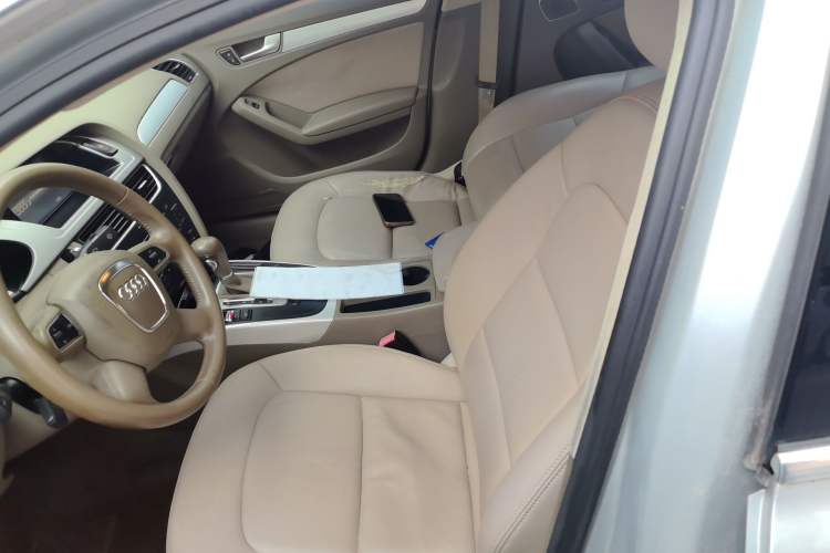 Used Audi A4L 2012 2.0 TFSI automatic standard version Left Front Seat