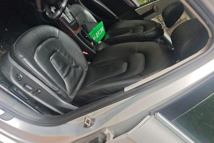 Used Audi A4L 2012 2.0 TFSI automatic Comfort trim level Left Front Seat