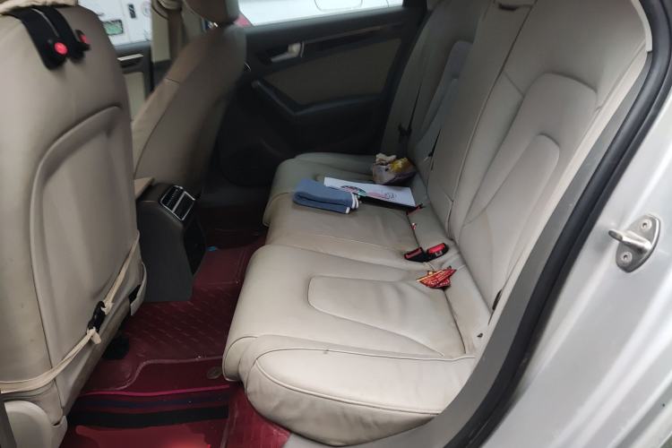 Used Audi A4L 2012 2.0 TFSI automatic Comfort trim level Left Rear Seat