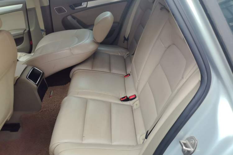 Used Audi A4L 2012 2.0 TFSI automatic standard version Left Rear Seat