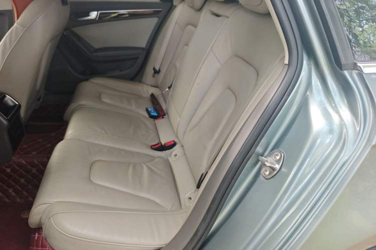 Used Audi A4L 2012 2.0 TFSI automatic Comfort trim level Left Rear Seat