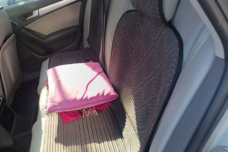 Used Audi A4L 2012 2.0 TFSI automatic standard version Left Rear Seat