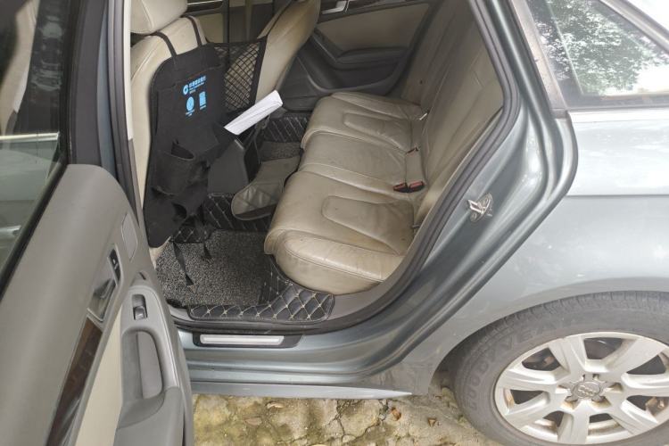 Used Audi A4L 2012 2.0 TFSI automatic Comfort trim level Left Rear Seat