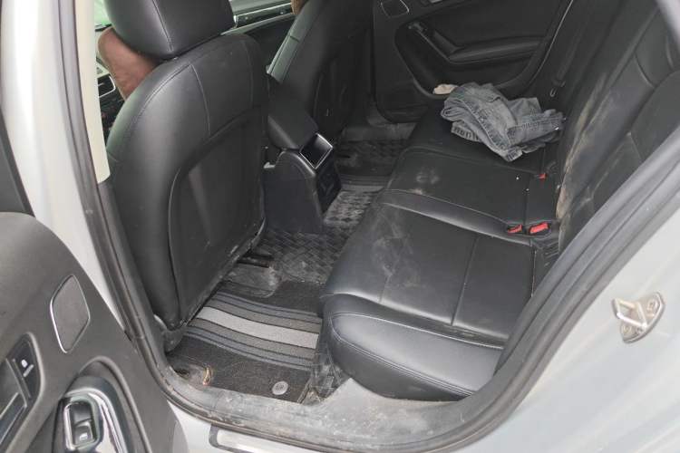 Used Audi A4L 2012 2.0 TFSI automatic standard version Left Rear Seat