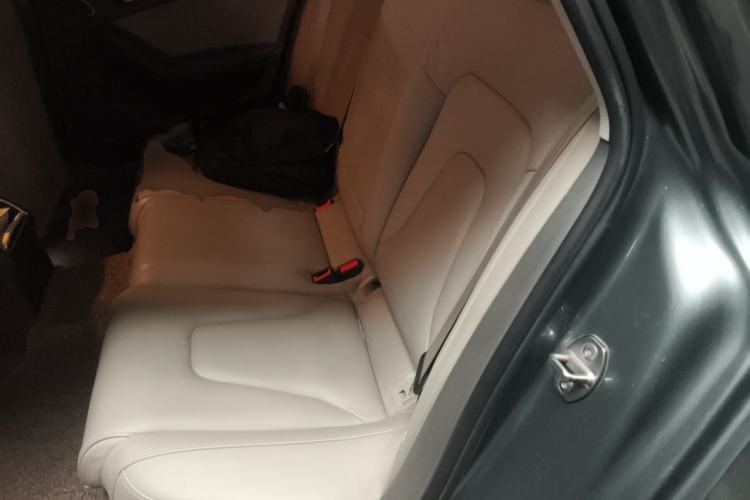 Used Audi A4L 2012 2.0 TFSI automatic Comfort trim level Left Rear Seat