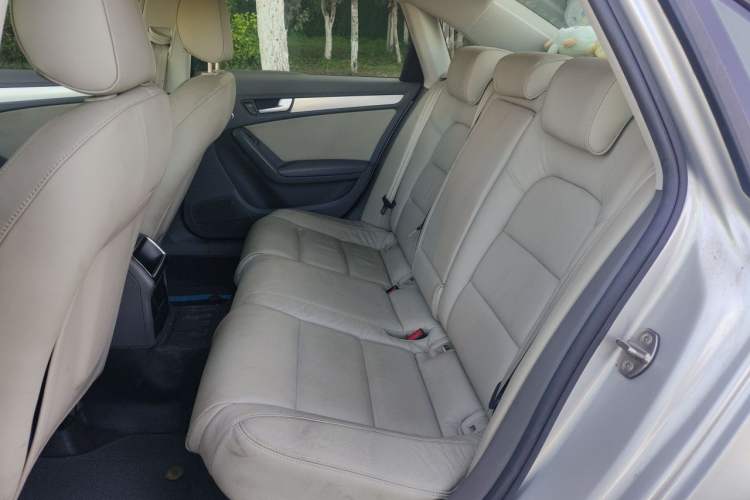 Used Audi A4L 2012 2.0 TFSI automatic standard version Left Rear Seat