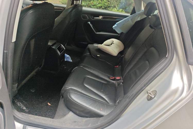 Used Audi A4L 2012 2.0 TFSI automatic Comfort trim level Left Rear Seat