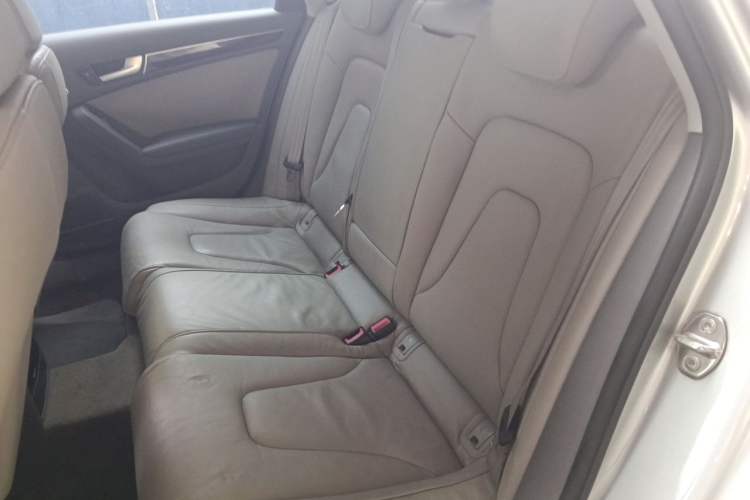 Used Audi A4L 2012 2.0 TFSI automatic Comfort trim level Left Rear Seat